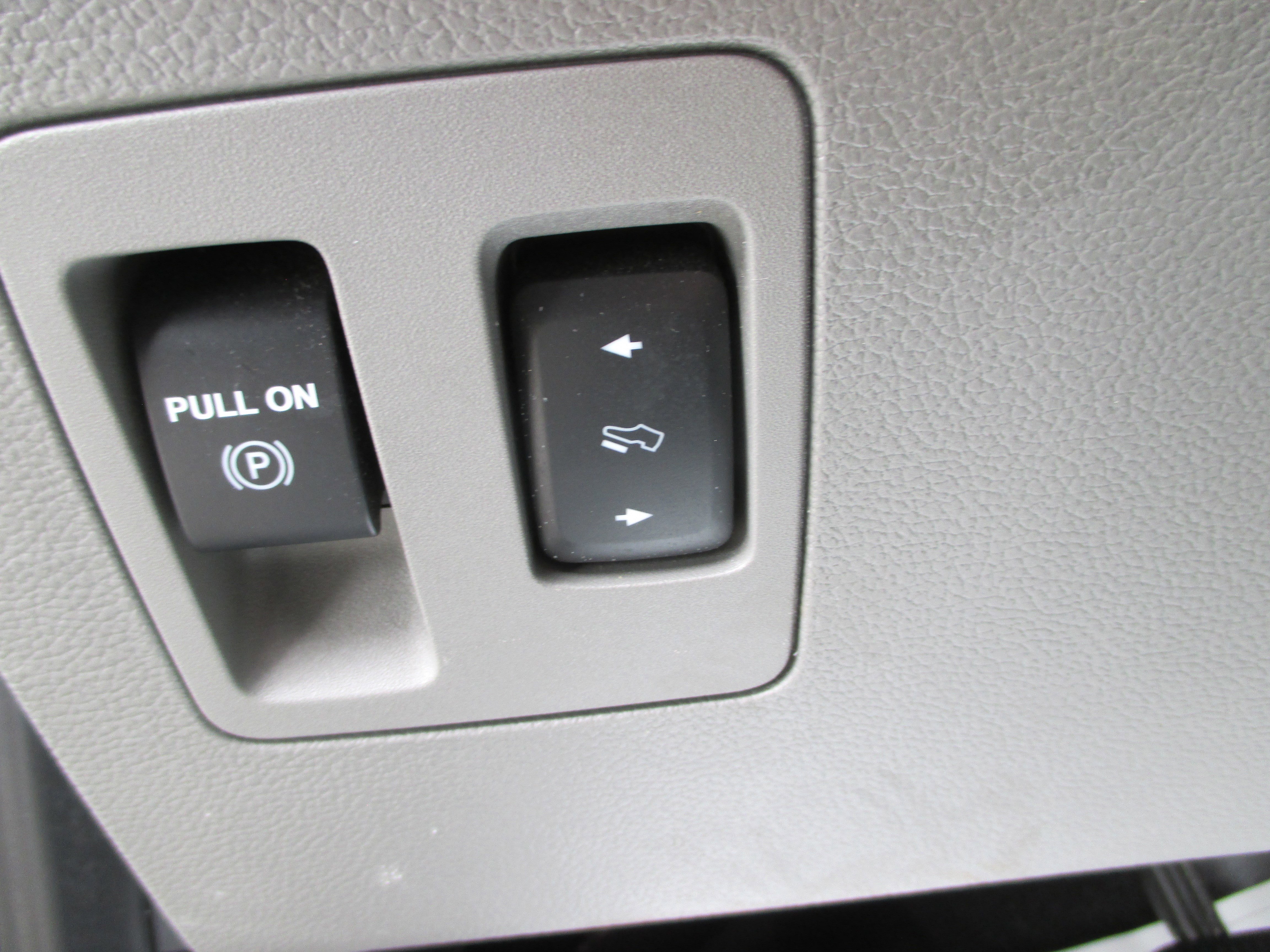Used 2020 Ford F150 XLT w/ Equipment Group 302A Luxury AWD/4WD image 14