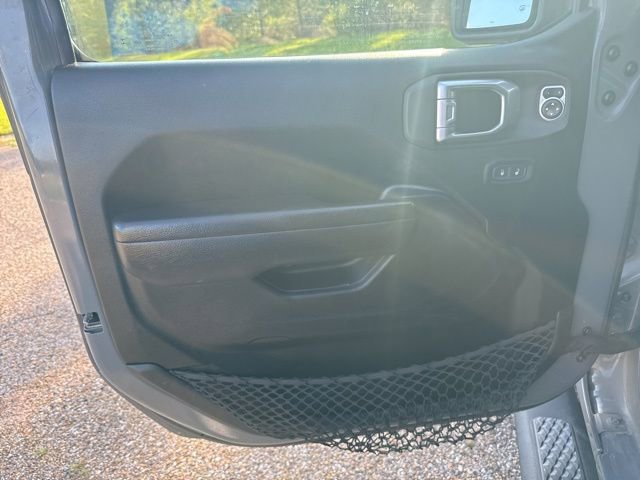 Used 2022 Jeep Gladiator Sport image 15