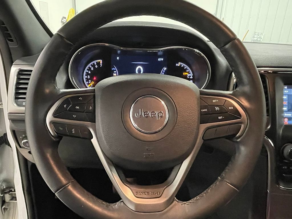 Used 2019 Jeep Grand Cherokee Laredo image 33