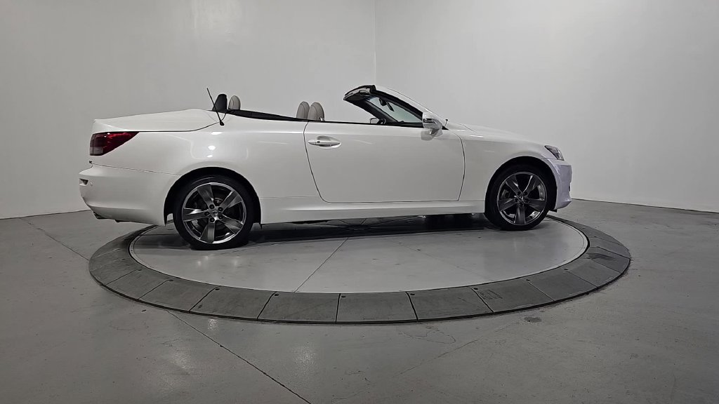 Used 2011 Lexus IS 250C w/ Luxury Pkg RWD image 7