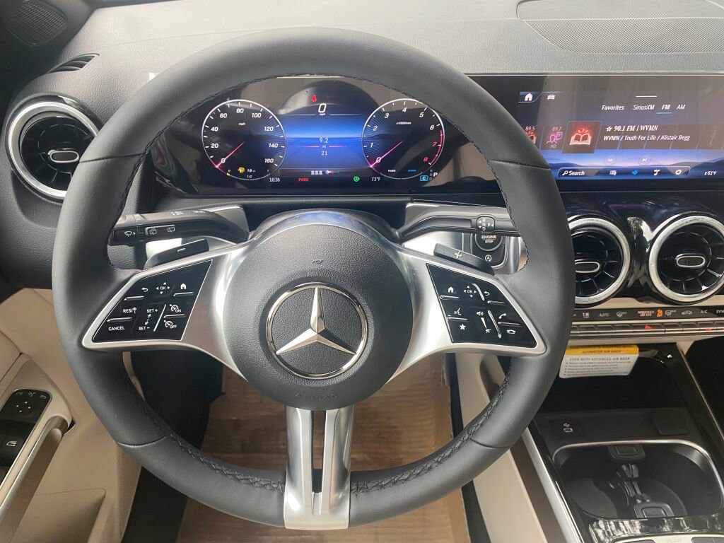 New 2025 Mercedes-Benz GLB 250 4MATIC image 8