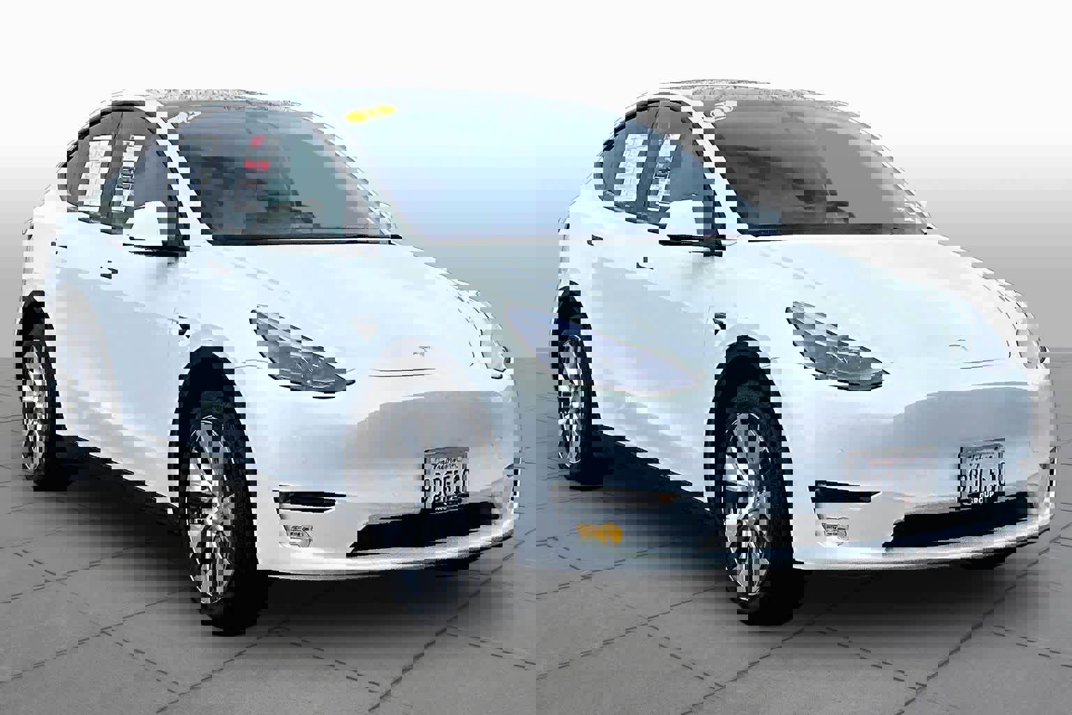 Used 2022 Tesla Model Y Long Range image 2