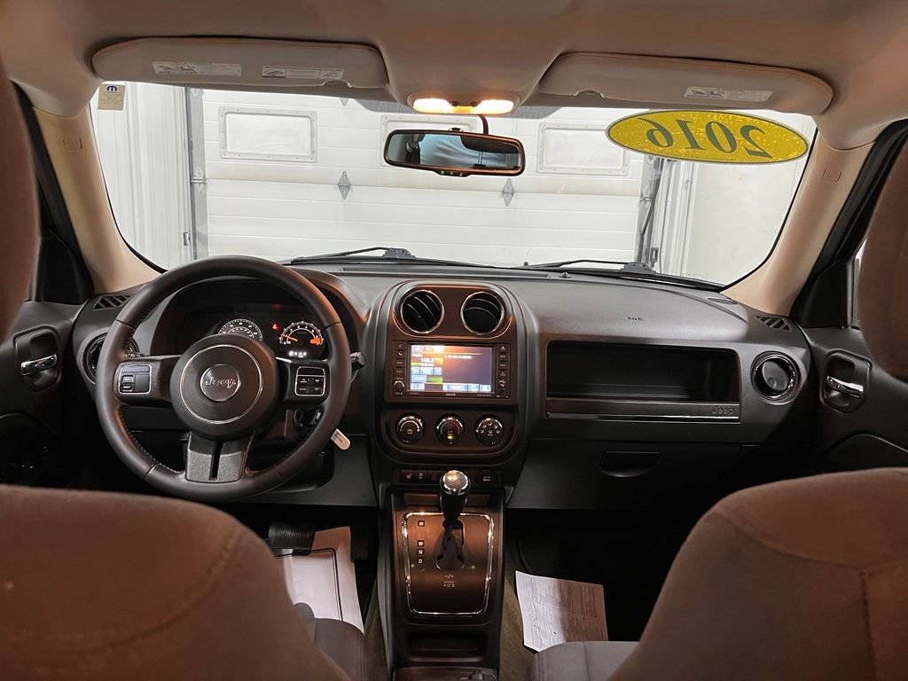 Used 2016 Jeep Patriot Latitude AWD/4WD image 36