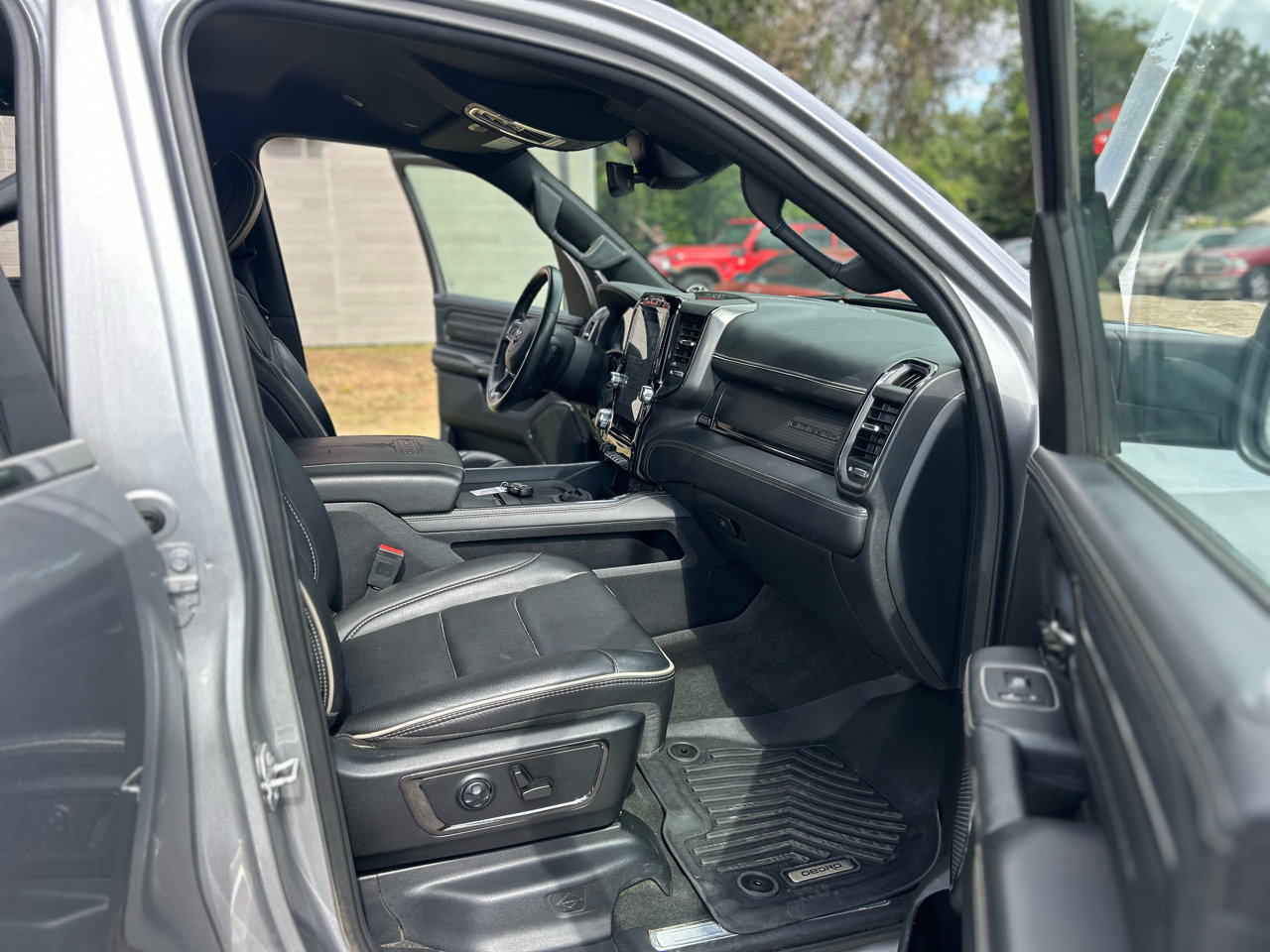 Used 2023 RAM 1500 Limited image 14