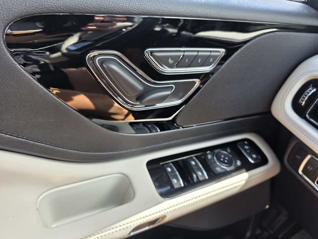 New 2026 Lincoln Aviator 2WD image 12