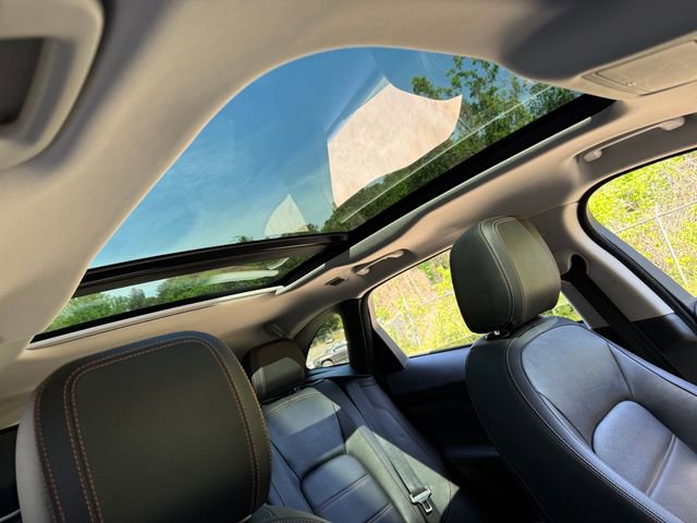 Used 2017 Jaguar F-PACE Prestige image 35