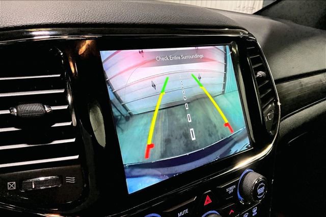 Used 2019 Jeep Grand Cherokee Limited w/ Luxury Group II image 24