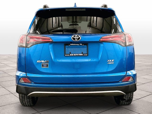 Used 2017 Toyota RAV4 XLE AWD/4WD image 4
