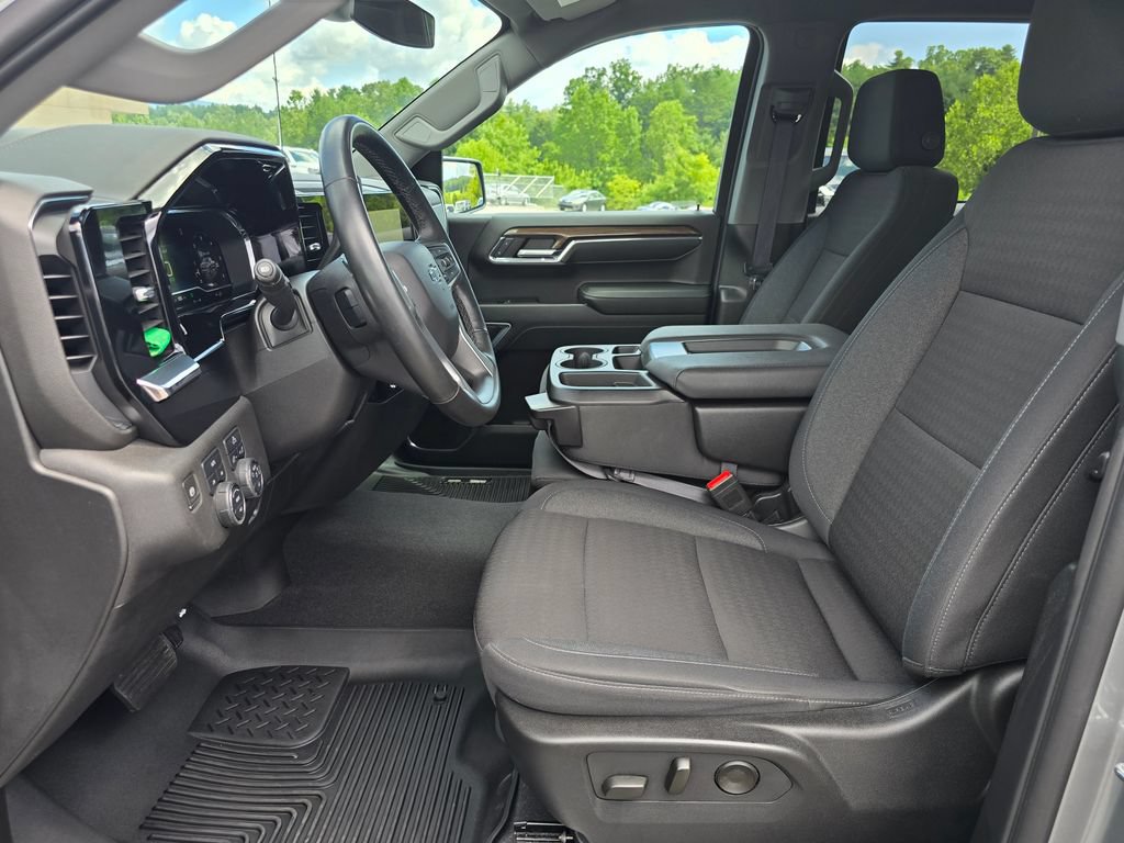 Certified 2024 Chevrolet Silverado 1500 RST AWD/4WD image 4