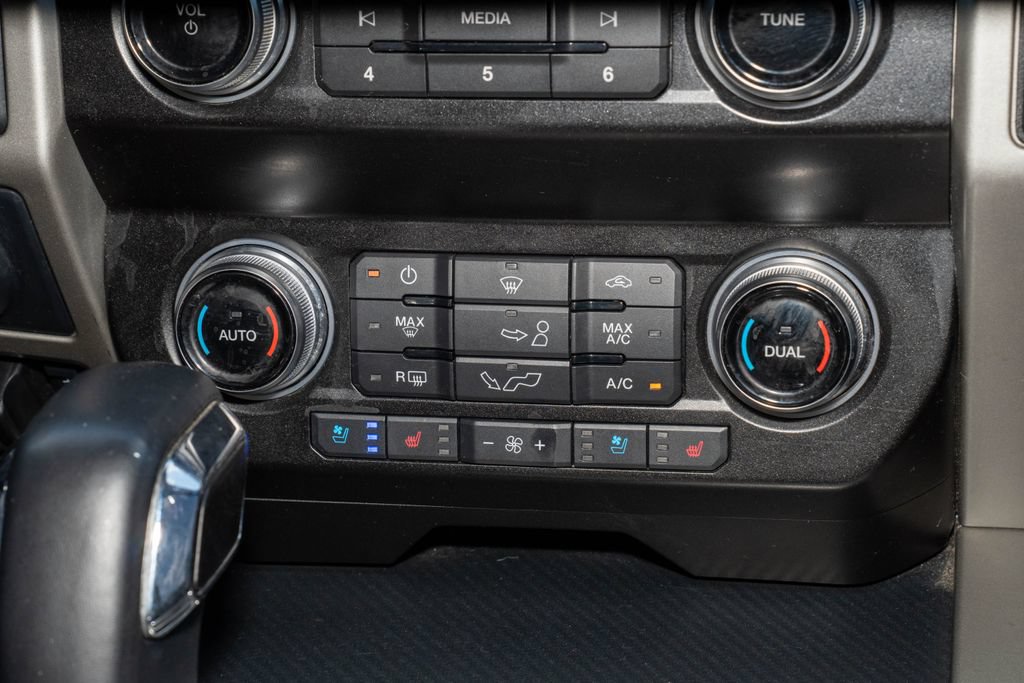 Used 2020 Ford F150 Lariat w/ Equipment Group 502A Luxury AWD/4WD image 22