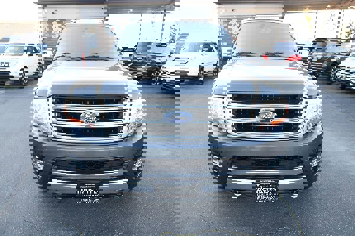 Used 2017 Ford Expedition Platinum image 3