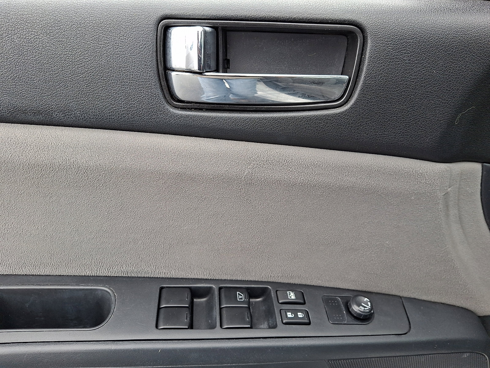 Used 2012 Nissan Sentra 2.0 SR w/ Special Edition Pkg image 12