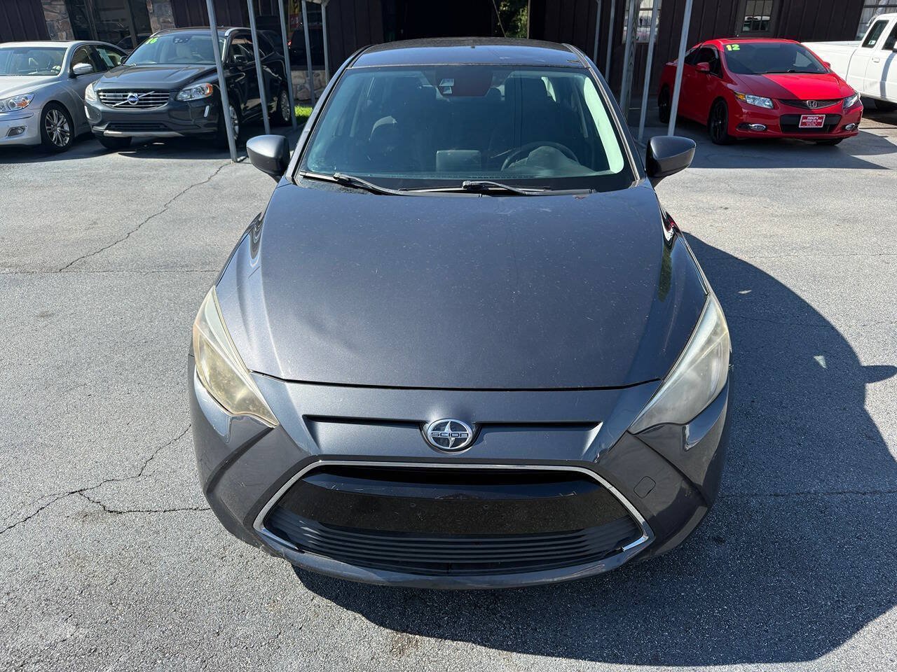 Used 2016 Scion iA FWD image 9