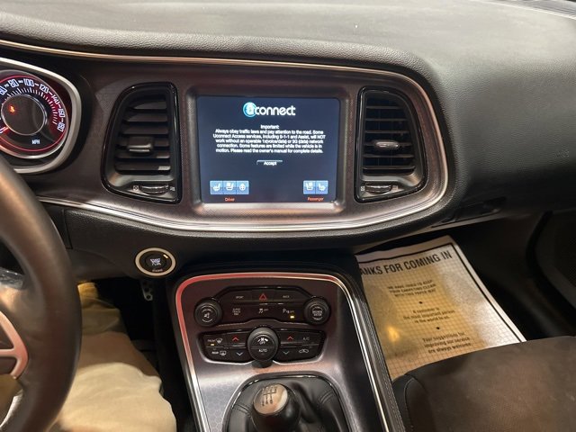 Used 2015 Dodge Challenger R/T Scat Pack w/ Scat Pack Appearance Package image 10