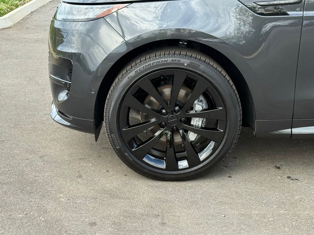 New 2026 Land Rover Range Rover Sport Dynamic SE AWD/4WD image 10