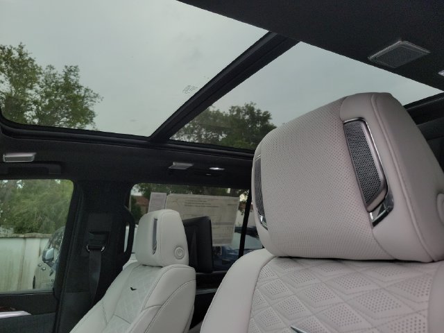 New 2026 Cadillac Escalade ESV Platinum Sport RWD image 13