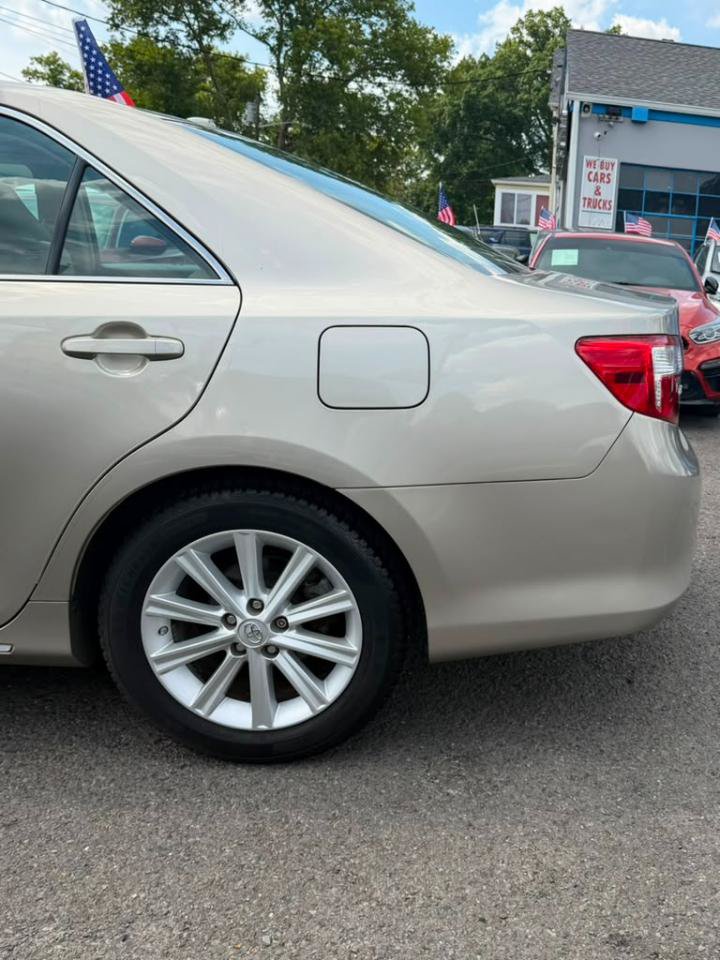 Used 2014 Toyota Camry XLE w/ Leather Package FWD image 13
