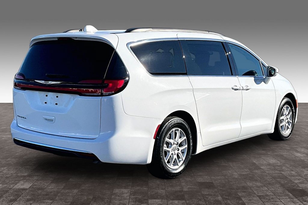 Used 2022 Chrysler Pacifica Touring-L FWD image 29