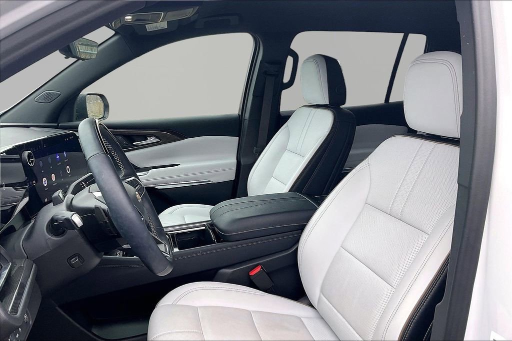 Used 2024 Chevrolet Traverse RS image 23