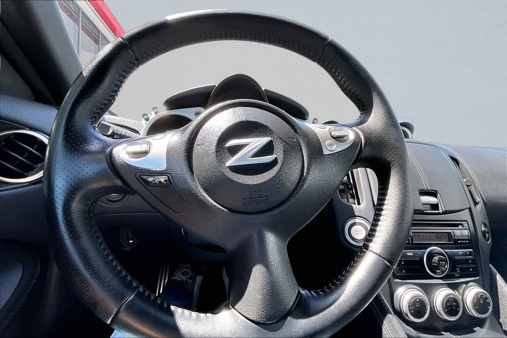 Used 2009 Nissan 370Z Coupe w/ Sport Pkg RWD image 8