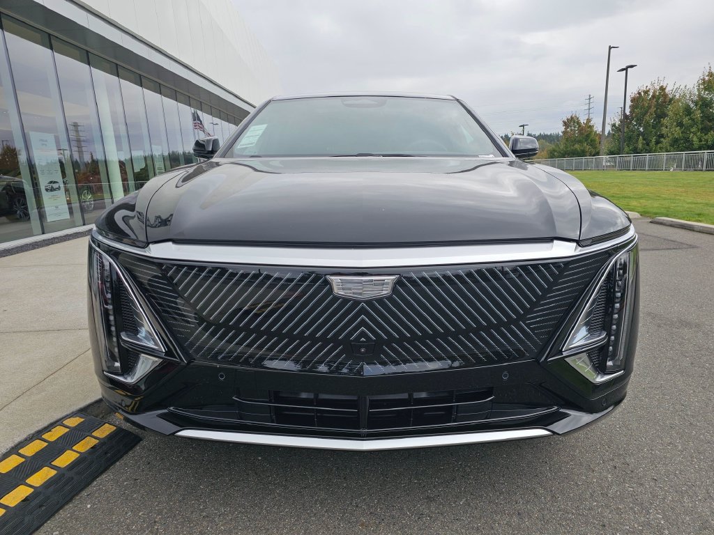 New 2027 Cadillac Lyriq Luxury AWD/4WD image 2