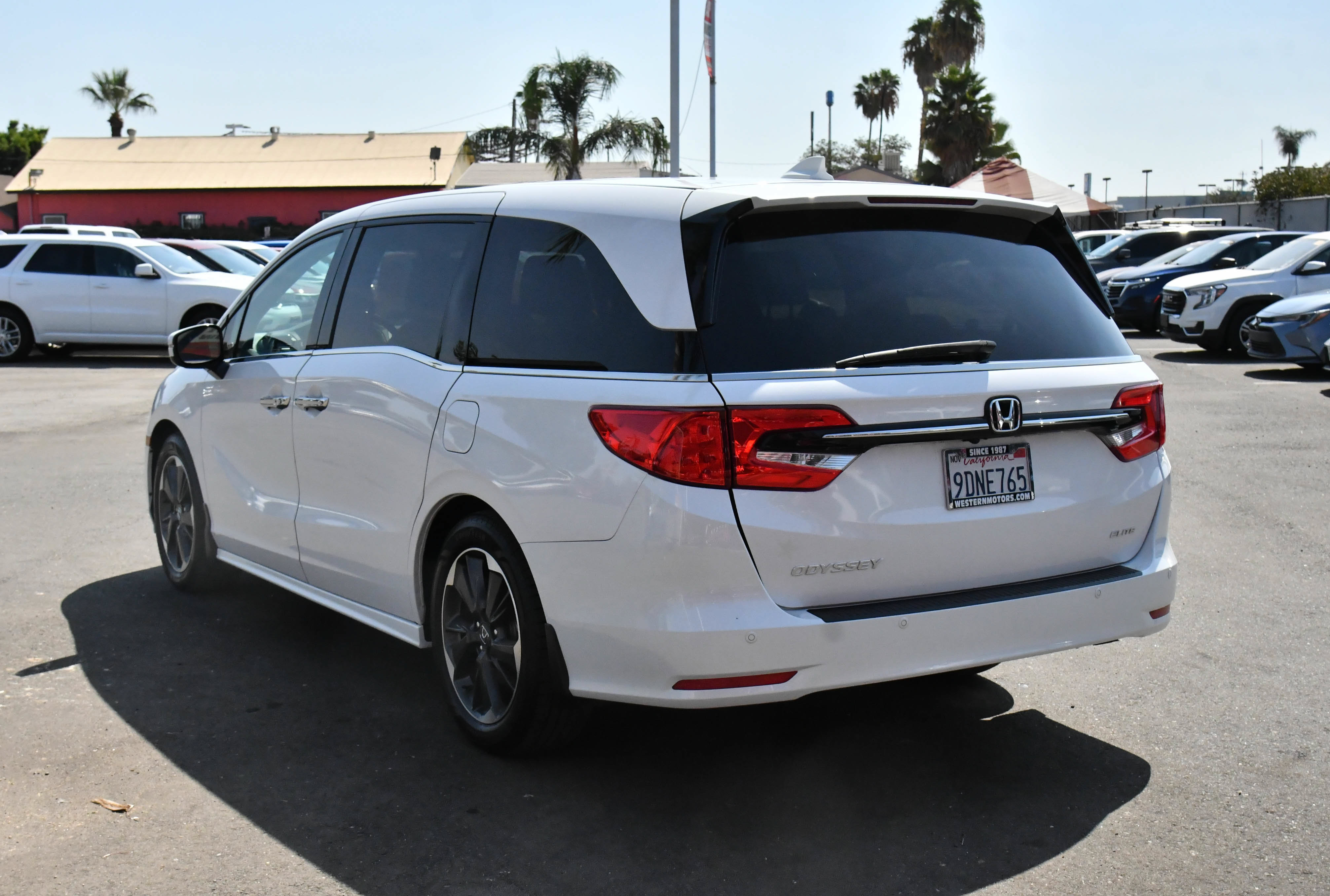 Used 2023 Honda Odyssey Elite image 6