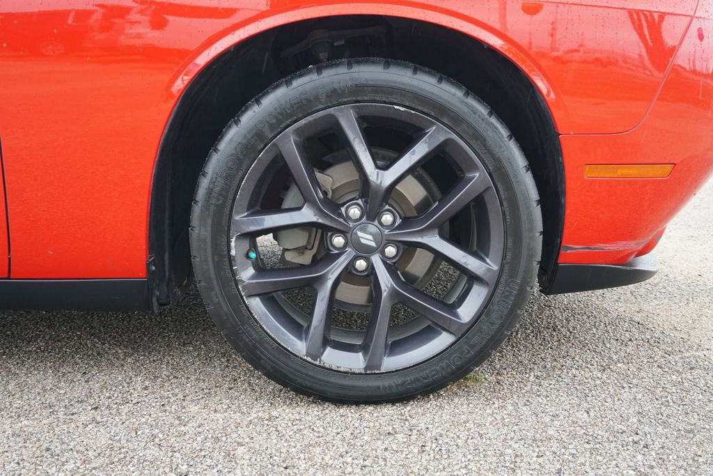 Used 2020 Dodge Challenger SXT w/ Blacktop Package image 5