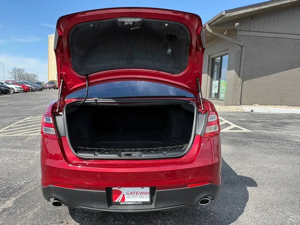 Used 2017 Ford Taurus Limited FWD image 10