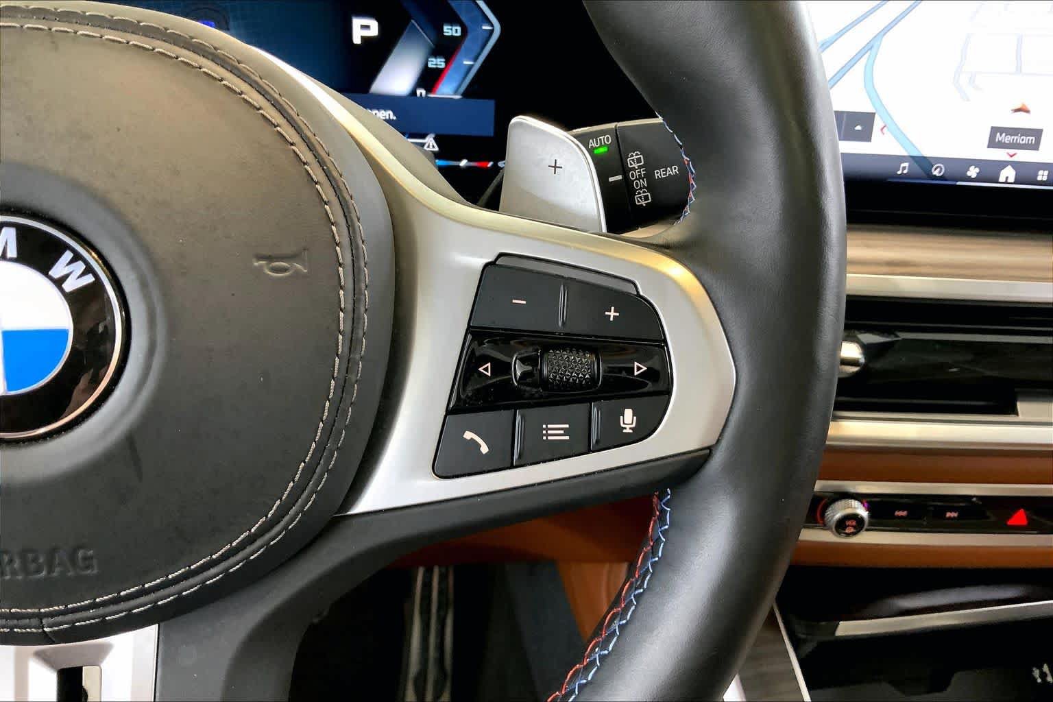 Used 2025 BMW X7 M60i AWD/4WD image 24