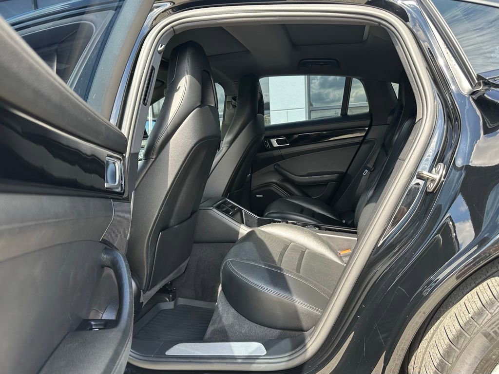 Used 2019 Porsche Panamera image 25
