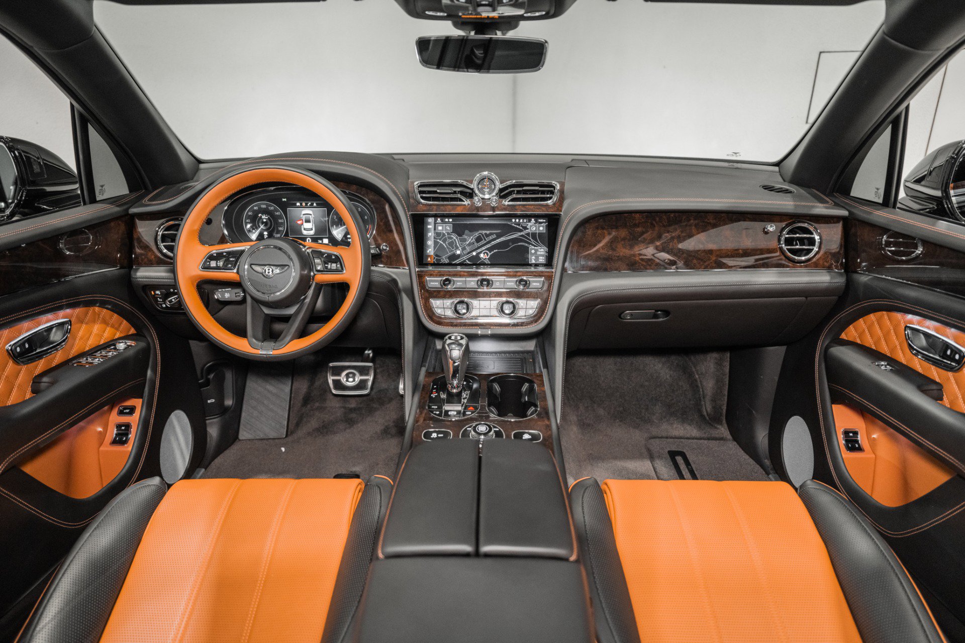 Used 2022 Bentley Bentayga image 28