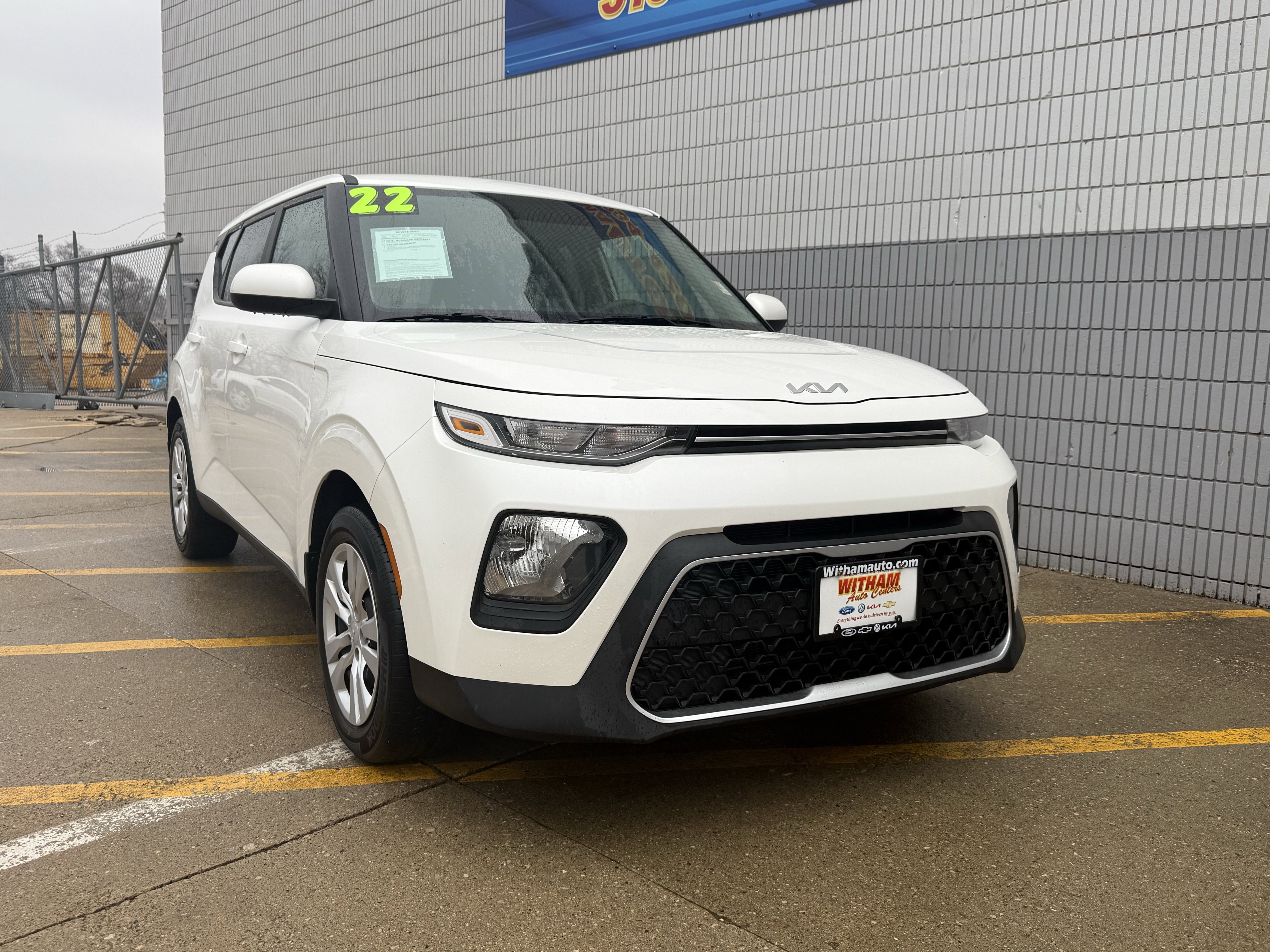 Used 2022 Kia Soul LX image 2