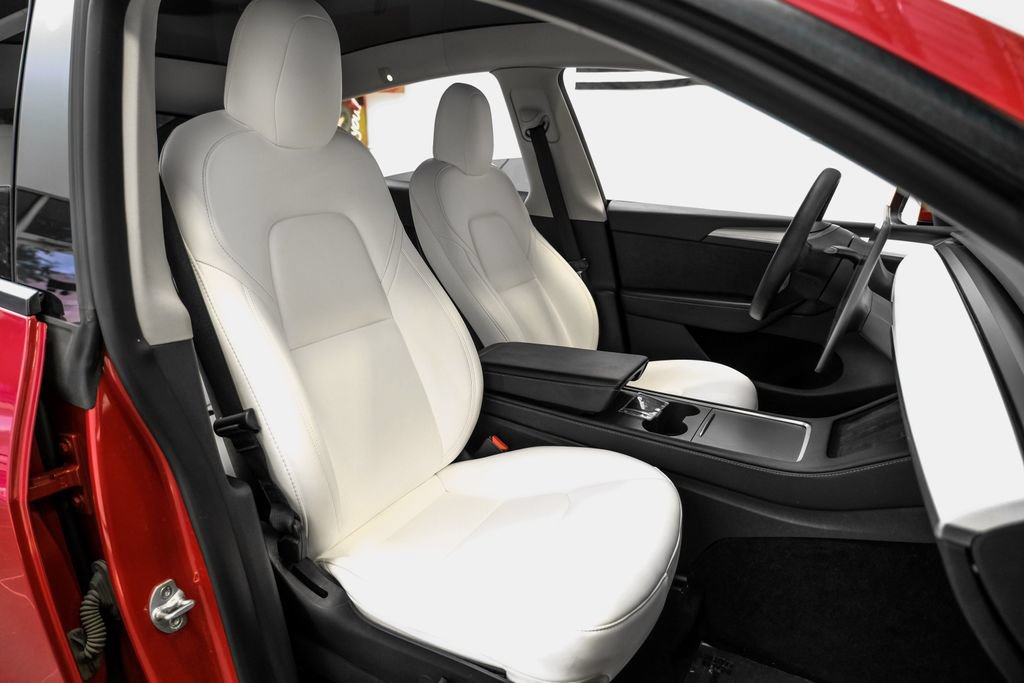 Used 2023 Tesla Model Y AWD image 32