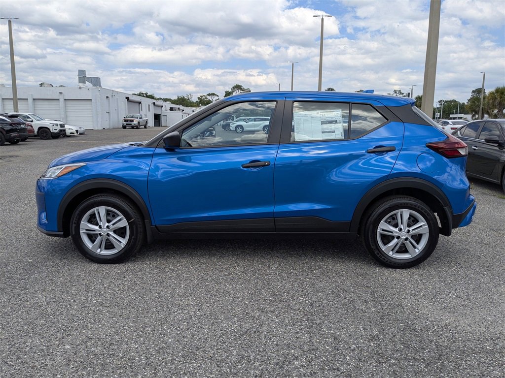 New 2025 Nissan Kicks Play S image 7