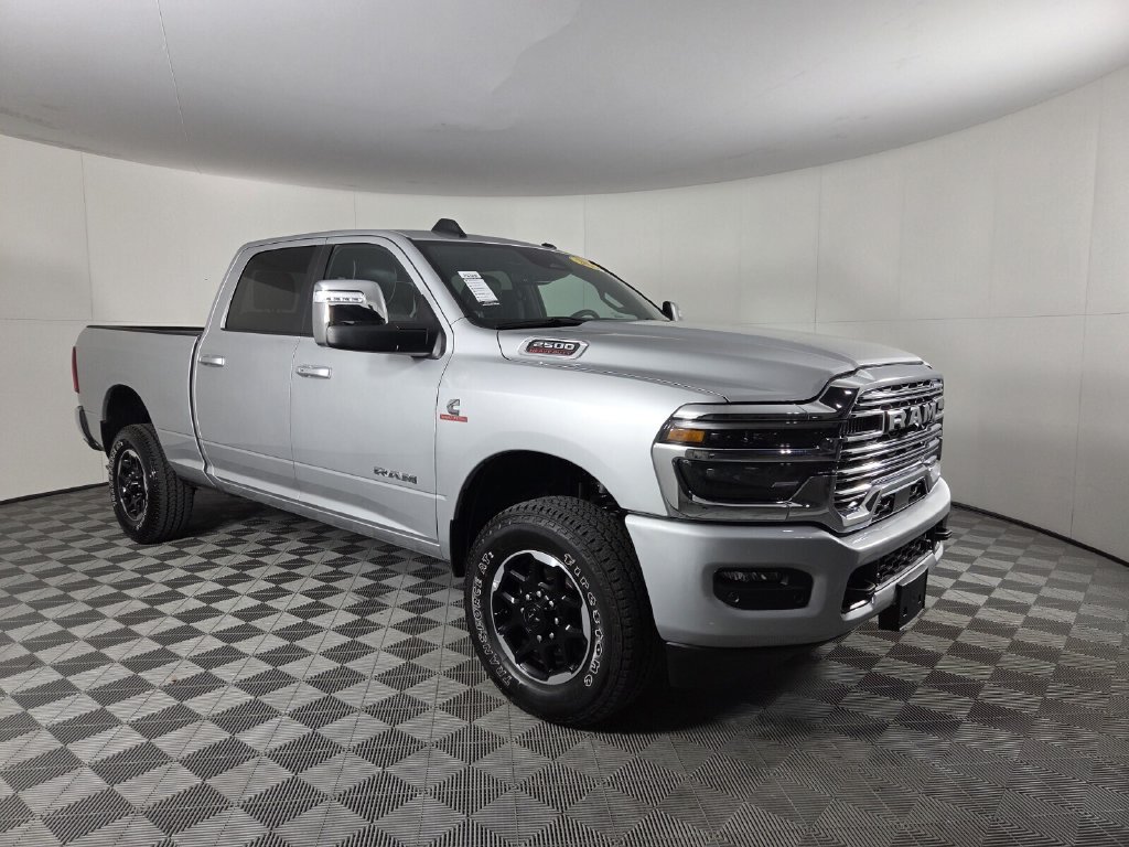 Used 2026 RAM 2500 Laramie AWD/4WD image 2
