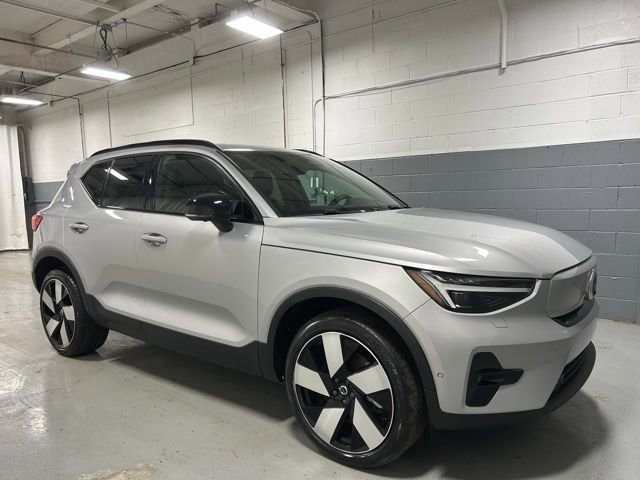 Used 2023 Volvo XC40 Recharge Ultimate image 4