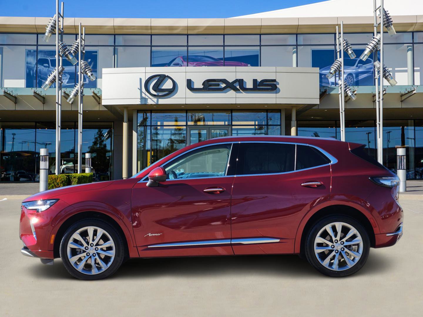 Used 2023 Buick Envision Avenir image 3