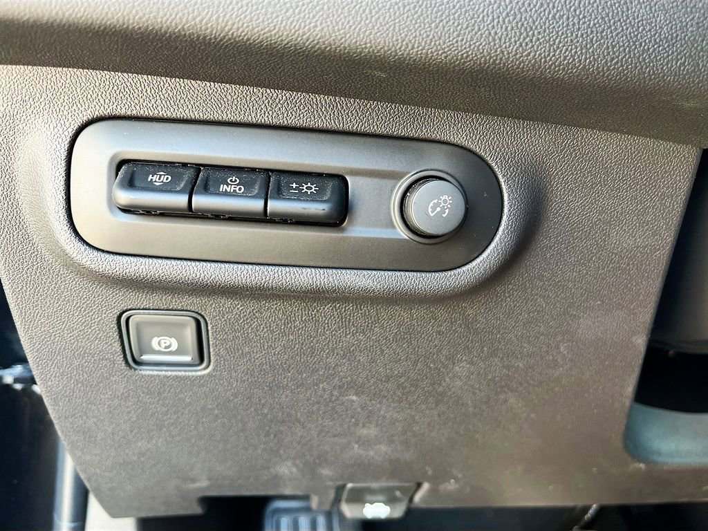 Used 2024 GMC Terrain Denali w/ Denali Premium Package AWD/4WD image 10