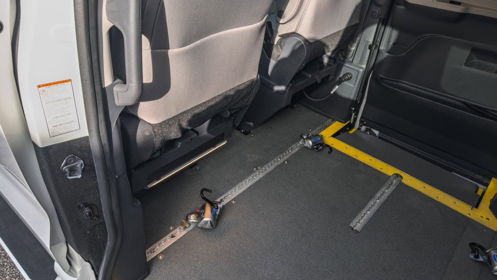 Used 2024 Toyota Sienna LE image 18