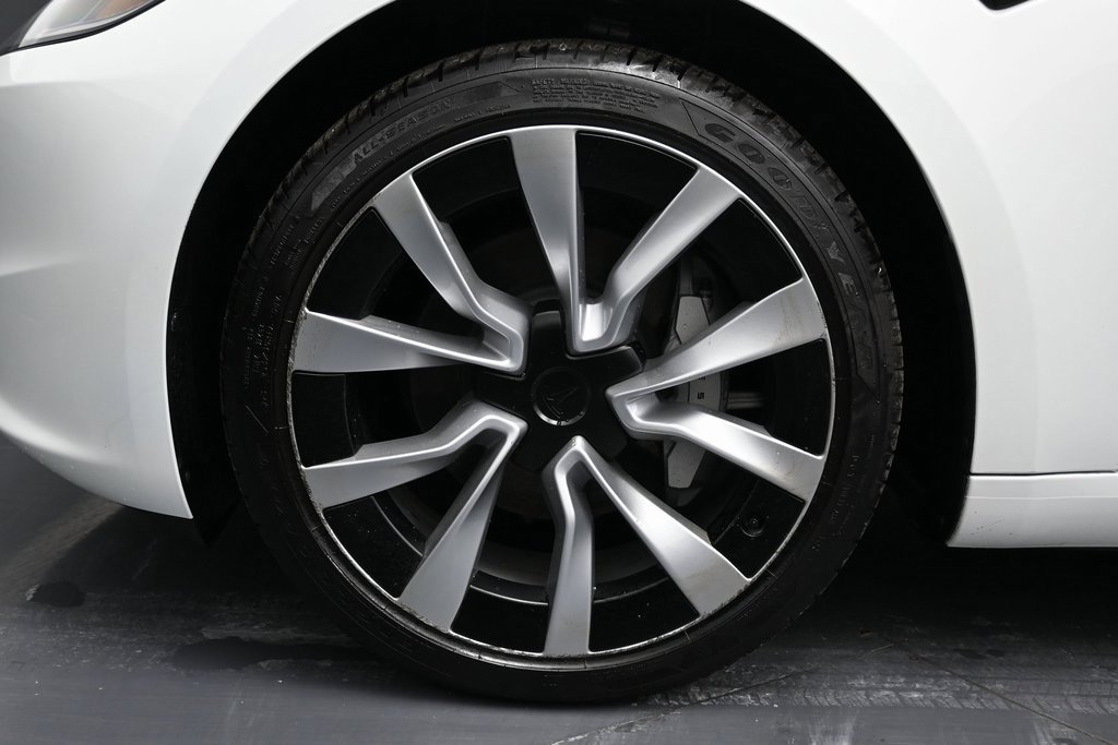 Used 2025 Tesla Model 3 Long Range image 32
