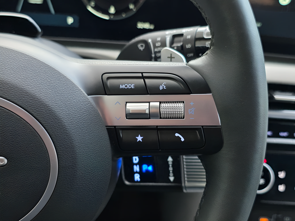 New 2025 Hyundai Tucson Limited FWD image 28