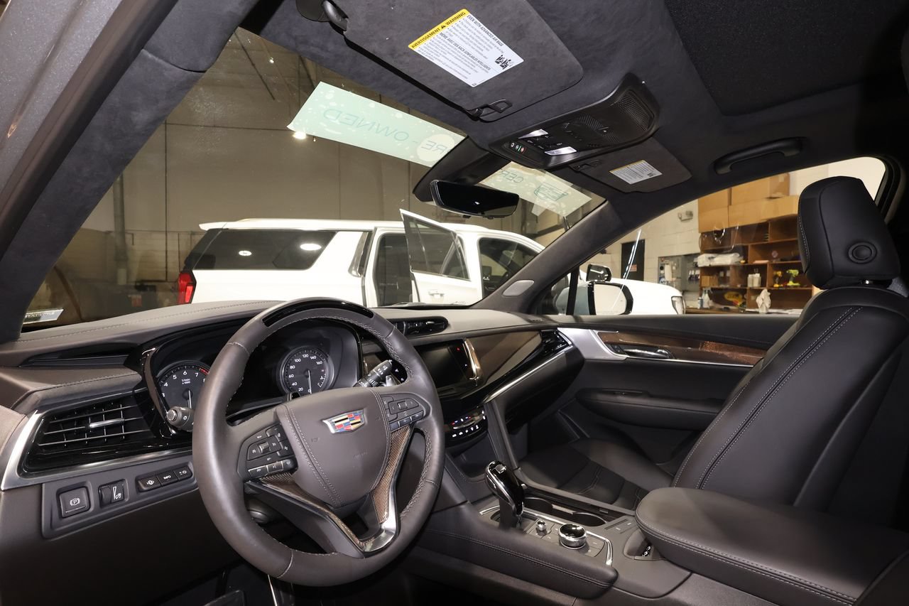 Certified 2025 Cadillac XT6 Sport w/ Platinum Package AWD/4WD image 9