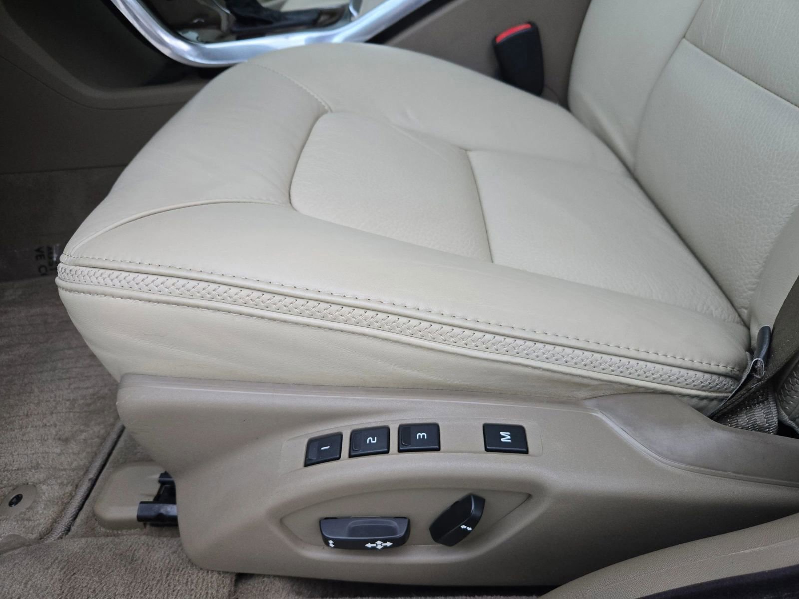 Used 2013 Volvo XC70 T6 image 14