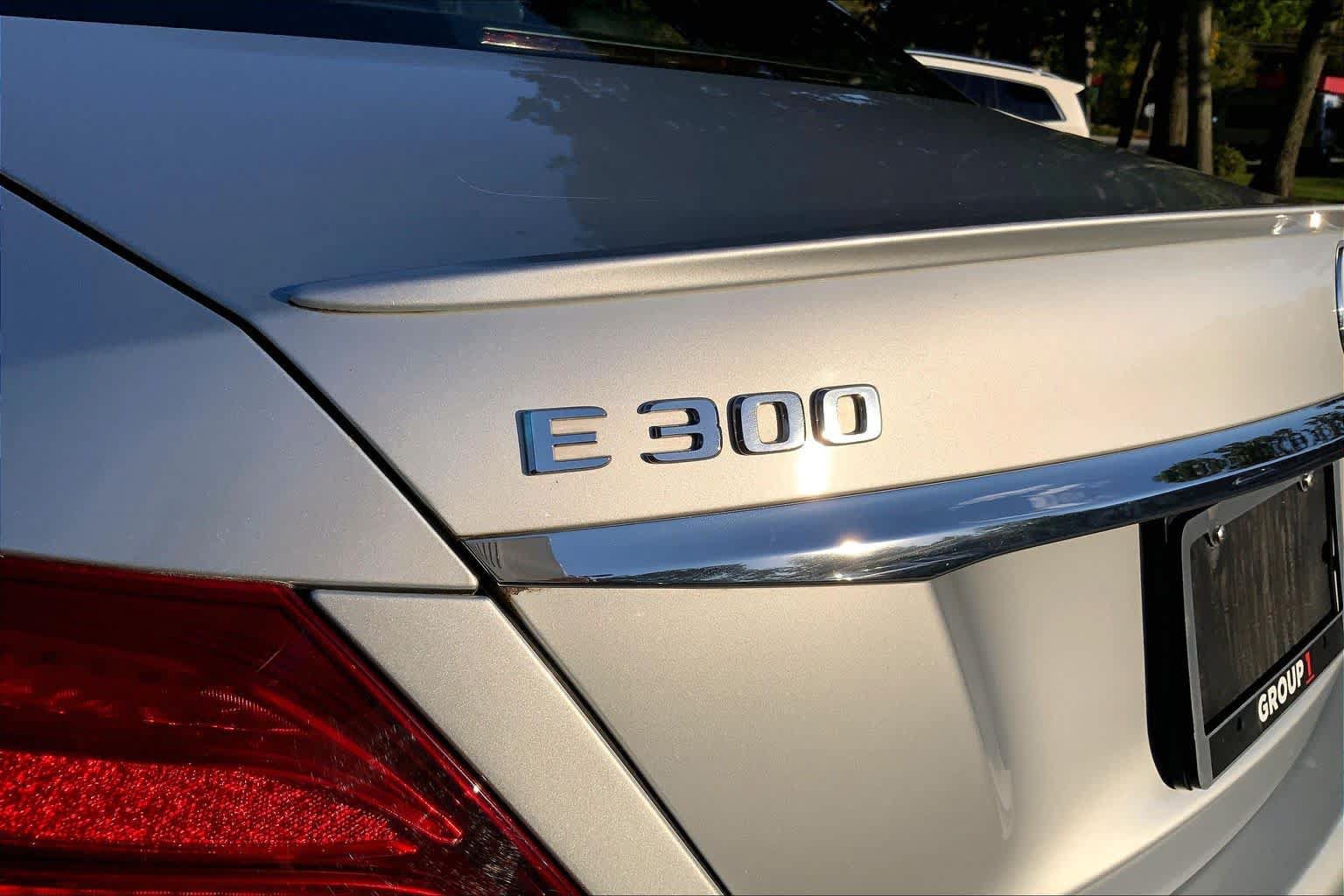 Certified 2017 Mercedes-Benz E 300 4MATIC image 10
