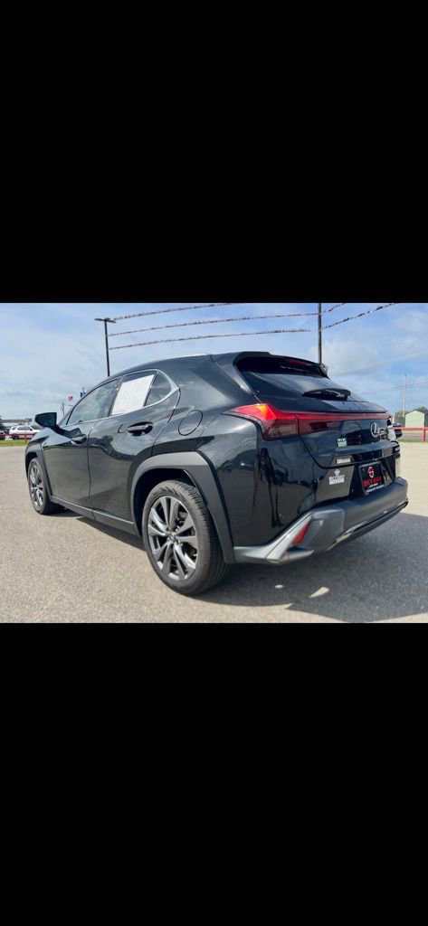 Used 2019 Lexus UX 200 F Sport w/ F Sport Premium Package image 3