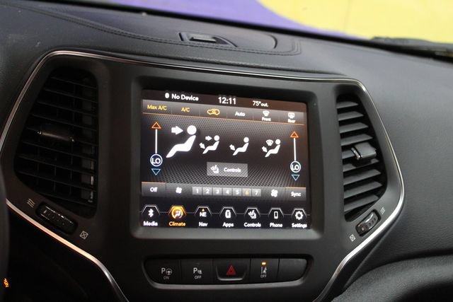 Used 2023 Jeep Cherokee Altitude Lux AWD/4WD image 18