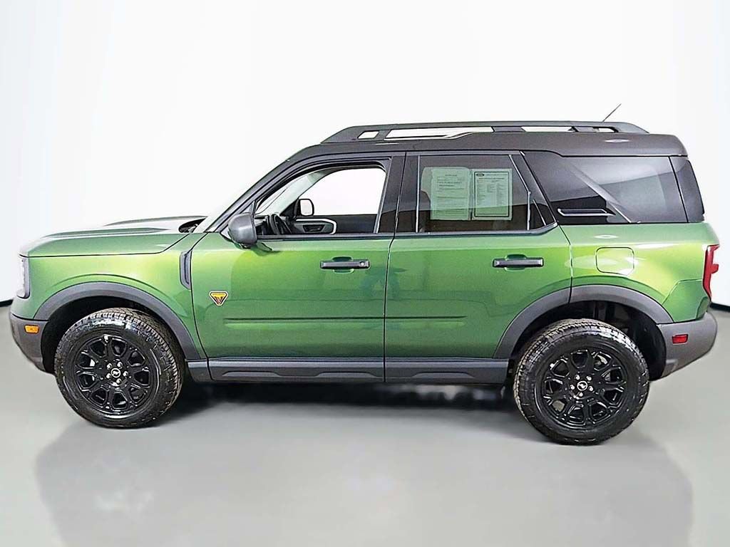 Used 2025 Ford Bronco Sport Badlands image 12