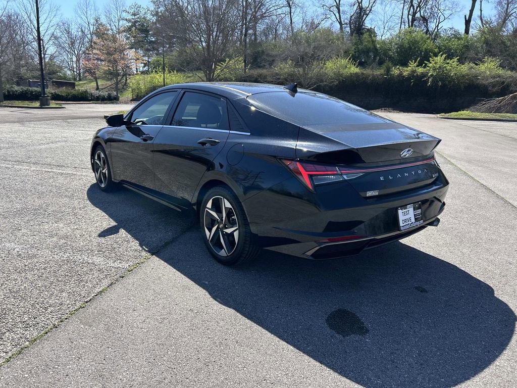 Used 2022 Hyundai Elantra Limited image 5