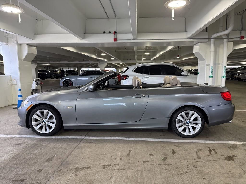 Used 2011 BMW 328i Convertible image 7