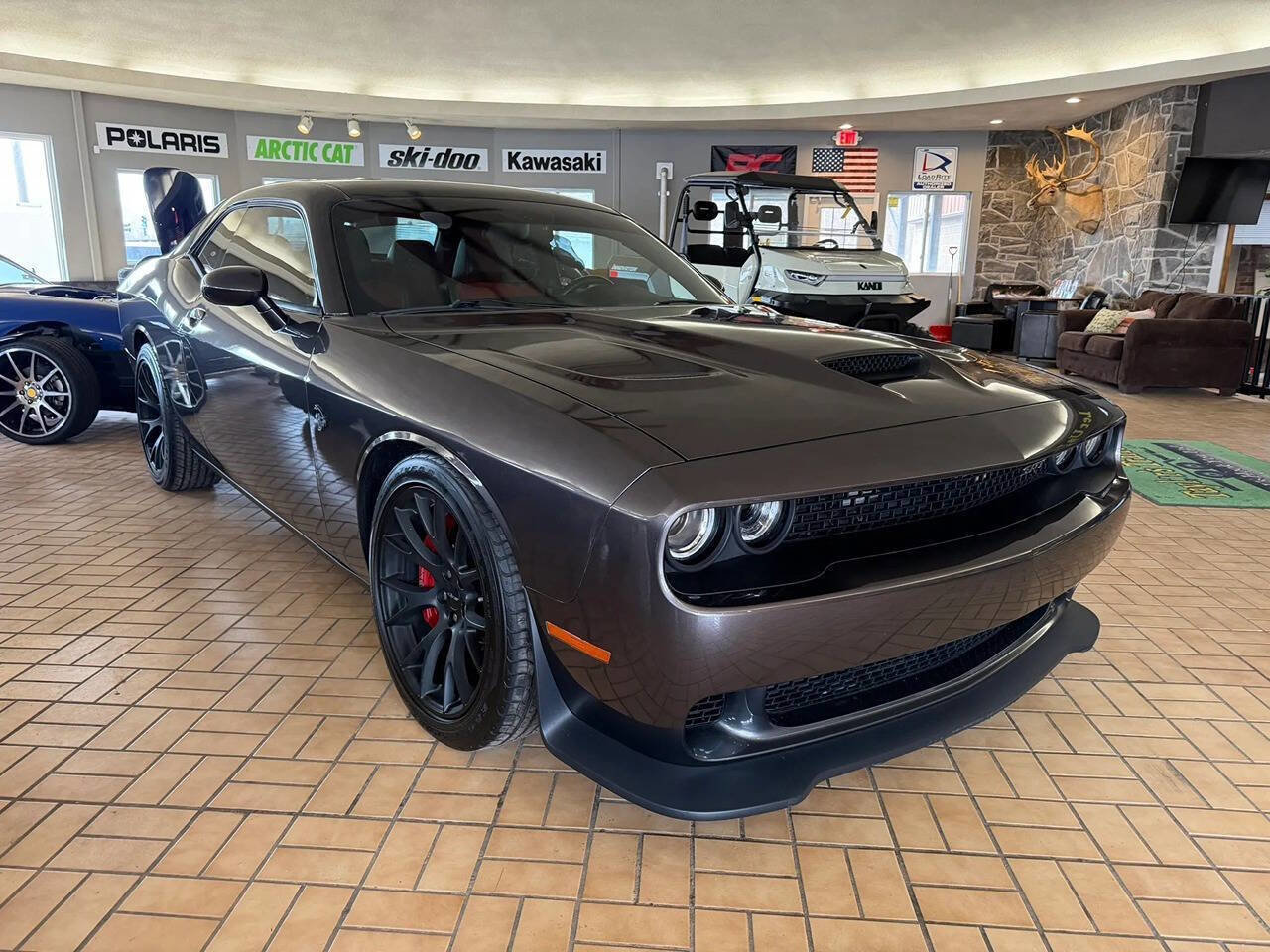 Used 2015 Dodge Challenger SRT Hellcat image 4